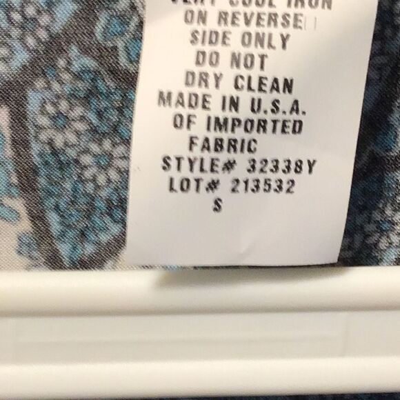 Blouse by S Levine Beautiful sparkling blue and green rhinestone Size small￼￼ - Picture 6 of 6